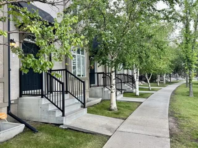 Townhouse for rent in Northwest, Alberta