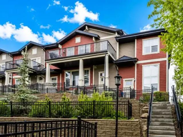 Townhouse for rent in Northwest, Alberta