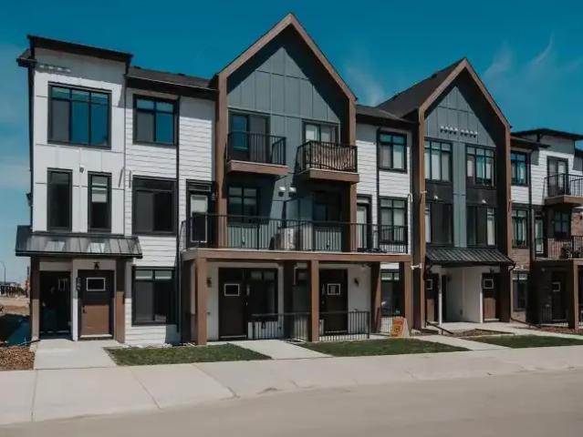 Townhouse for rent in Northwest, Alberta