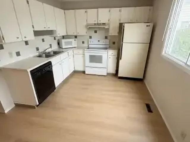Townhouse for rent in Northwest, Alberta