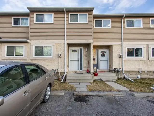 Townhouse for rent in Northwest, Alberta