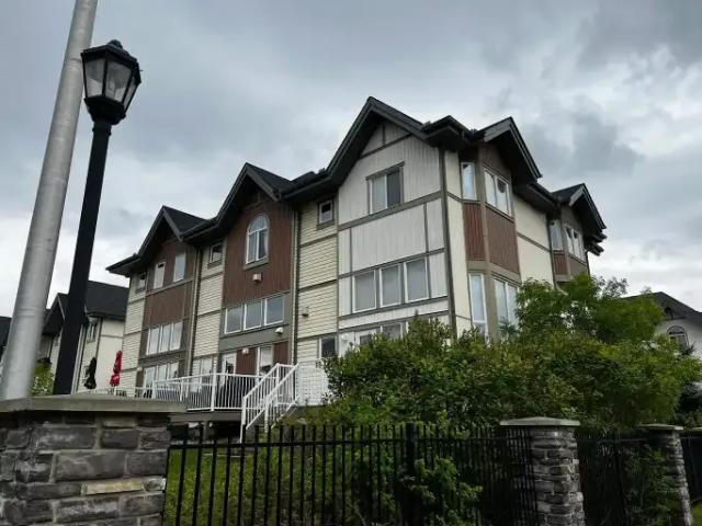 Townhouse for rent in Northwest, Alberta