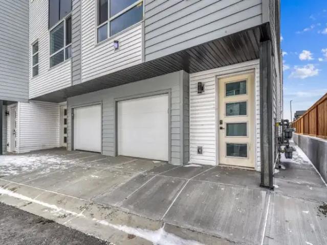 Townhouse for rent in Northwest, Alberta
