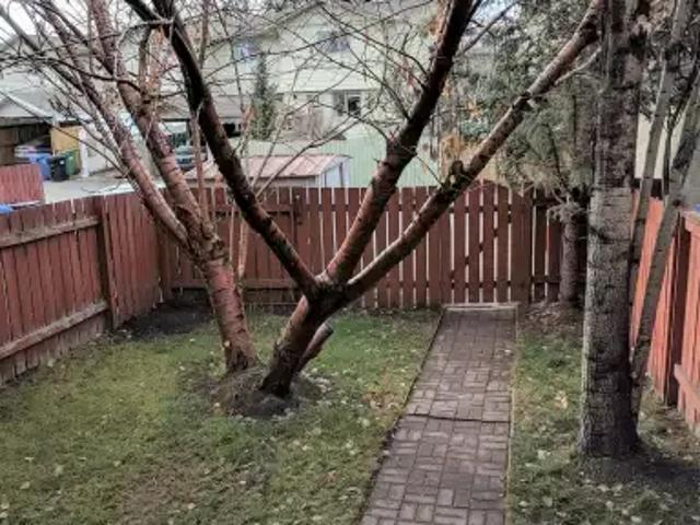 Townhouse for rent in Northwest, Alberta