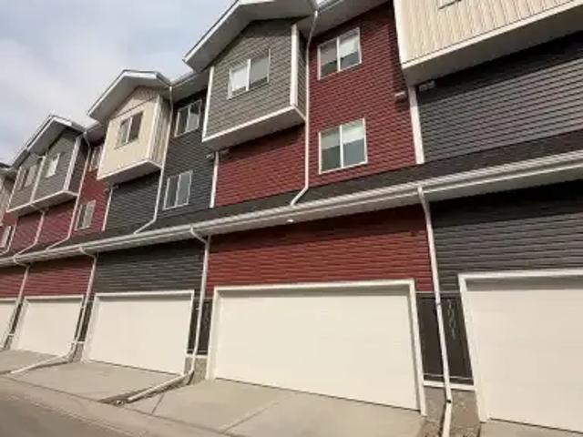 Townhouse for rent in Northwest, Alberta