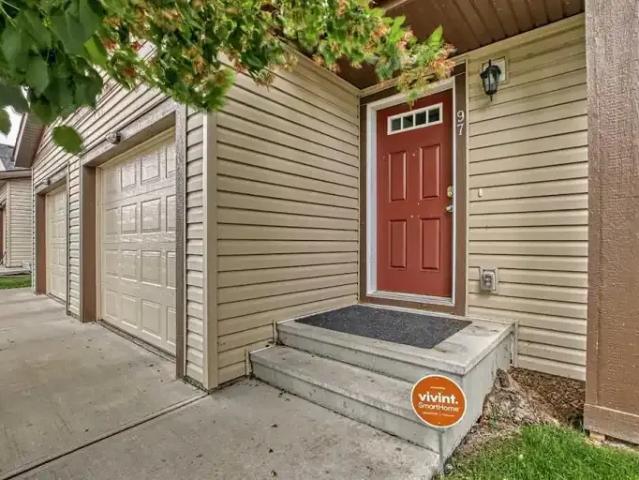 Townhouse for rent in Northwest, Alberta