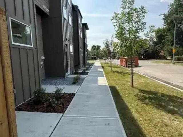 Townhouse for rent in Northwest, Alberta