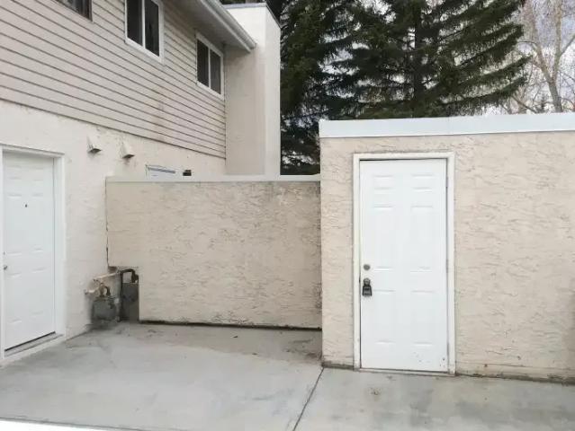 Townhouse for rent in Northwest, Alberta