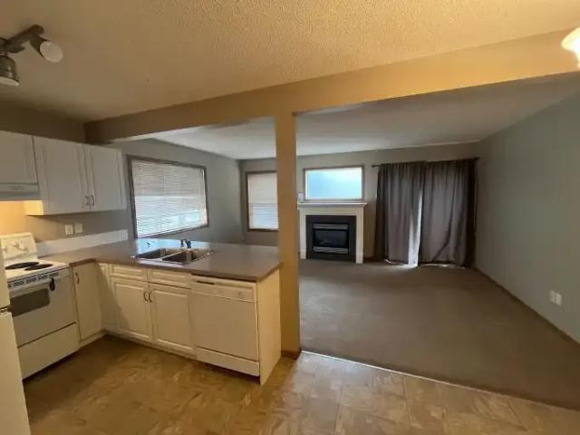 Townhouse for rent in Northwest, Alberta