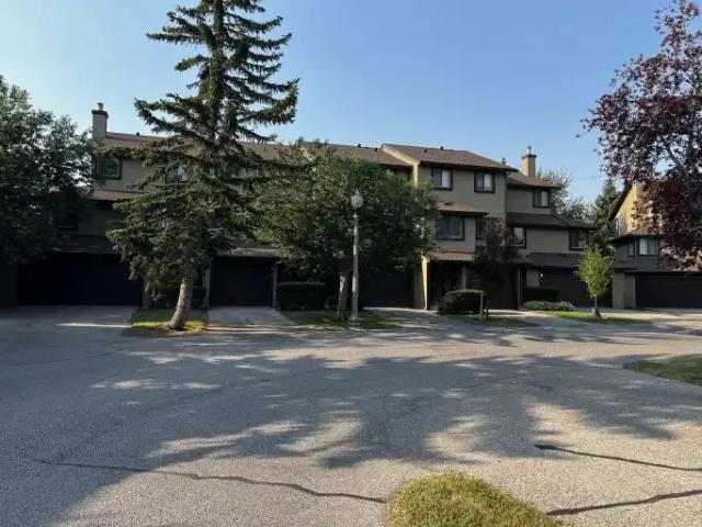 Townhouse for rent in Northwest, Alberta