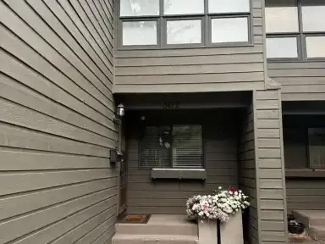 Townhouse for rent in Northwest, Alberta