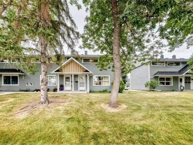 Townhouse for rent in Northwest, Alberta