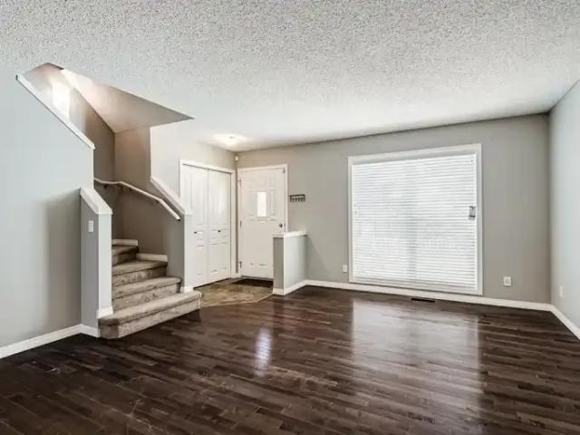 Townhouse for rent in Northwest, Alberta