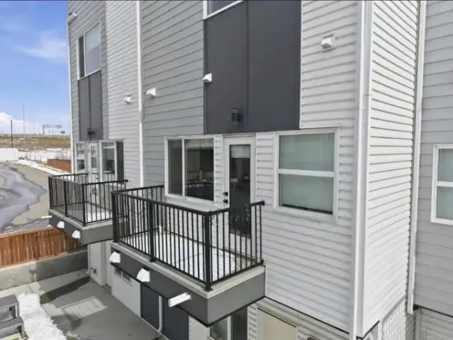 Townhouse for rent in Northwest, Alberta