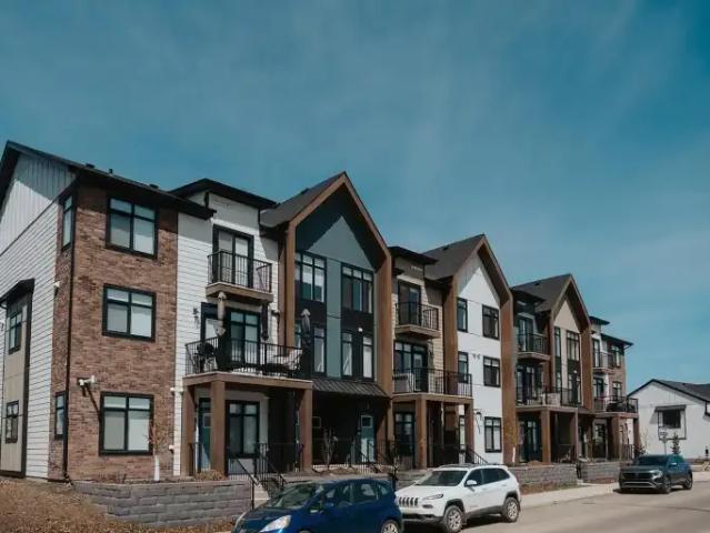 Townhouse for rent in Northwest, Alberta
