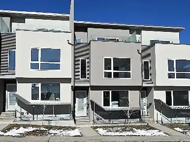 Townhouse for rent in Northwest, Alberta