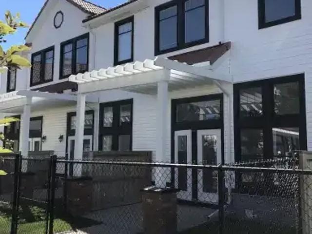 Townhouse for rent in Northwest, Alberta