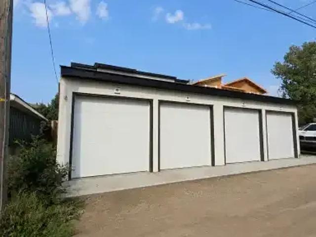 Townhouse for rent in Northwest, Alberta