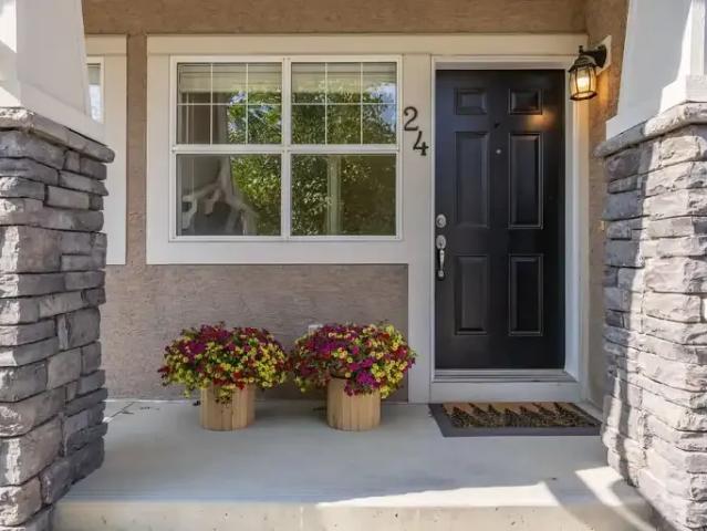 Townhouse for rent in Northwest, Alberta