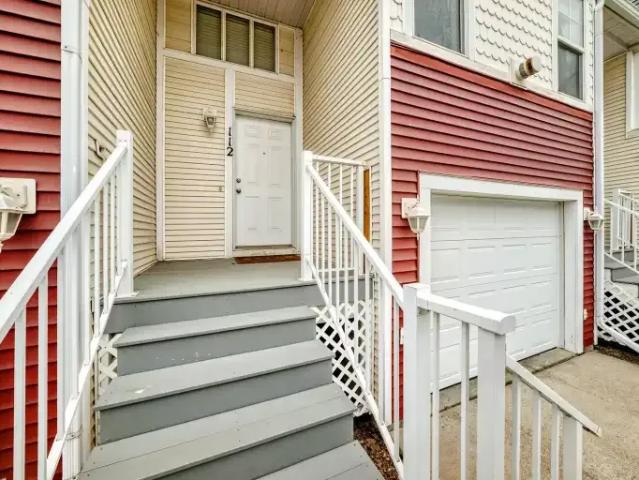 Townhouse for rent in Northwest, Alberta