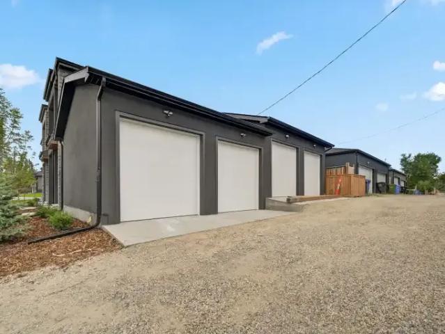 Townhouse for rent in Northwest, Alberta