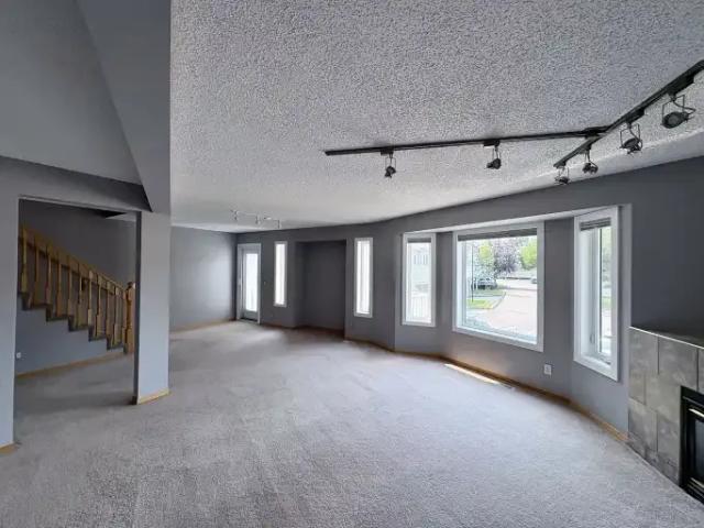 Townhouse for rent in Northwest, Alberta