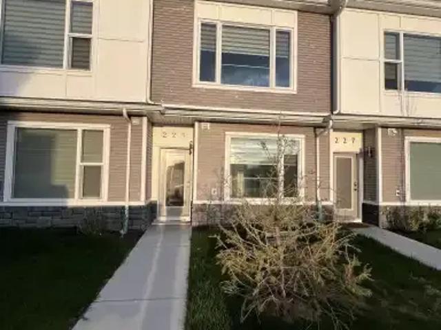 Townhouse for rent in Northwest, Alberta