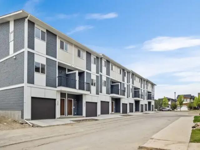 Townhouse for rent in Northwest, Alberta