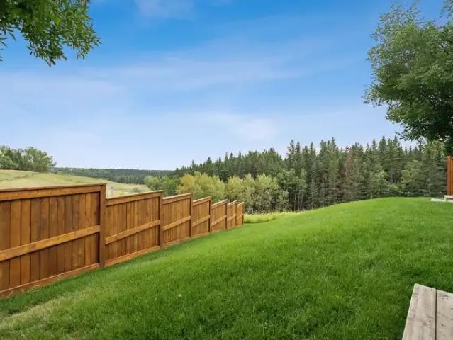 Townhouse for rent in Northwest, Alberta
