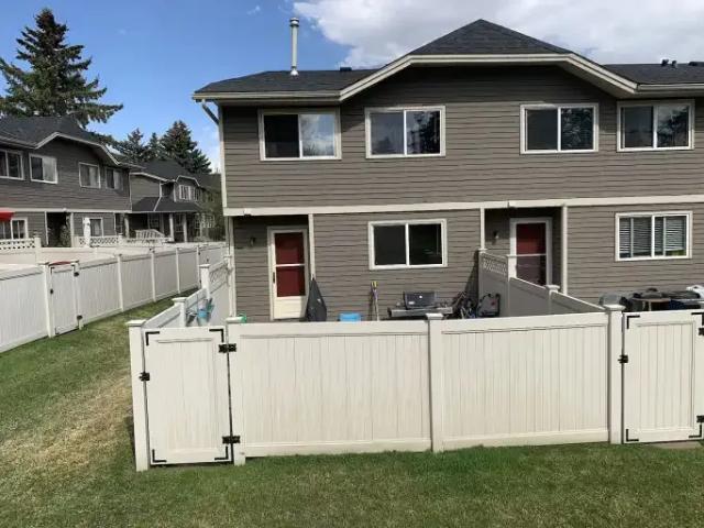 Townhouse for rent in Northwest, Alberta