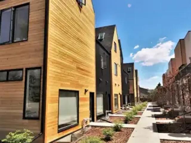 Townhouse for rent in Northwest, Alberta