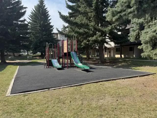 Townhouse for rent in Northwest, Alberta