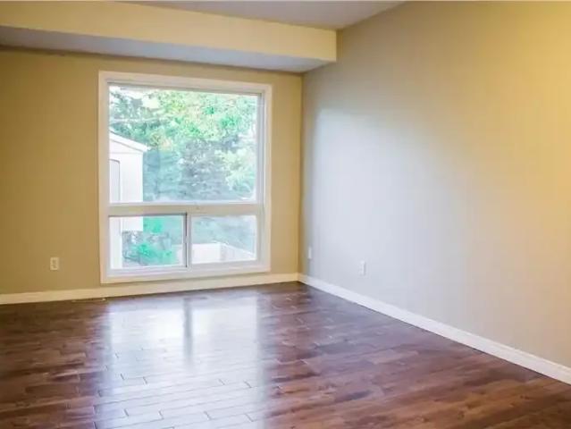 Townhouse for rent in Braeside, Calgary