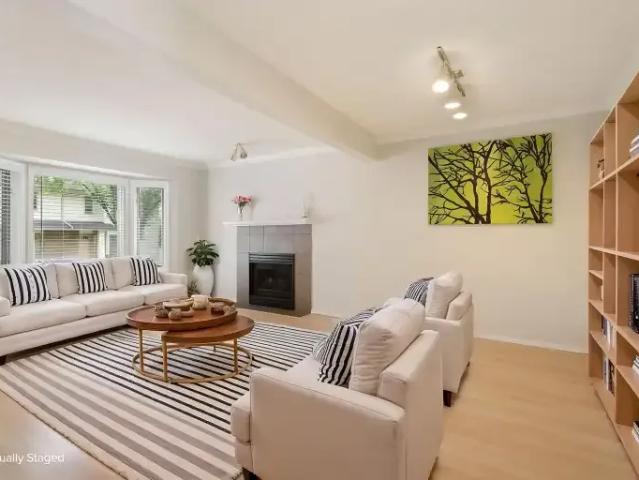 Townhouse for rent in Patterson, Calgary