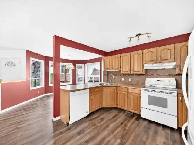 Townhouse for rent in Northwest, Alberta