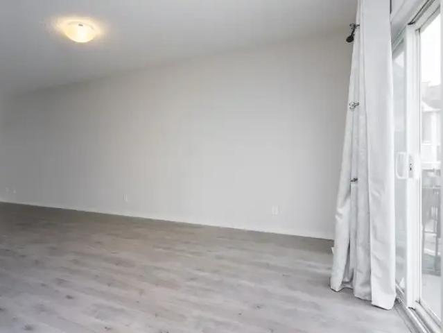 Townhouse for rent in Northwest, Alberta