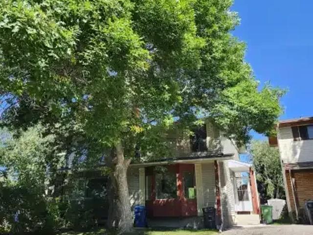 Townhouse for rent in Northwest, Alberta