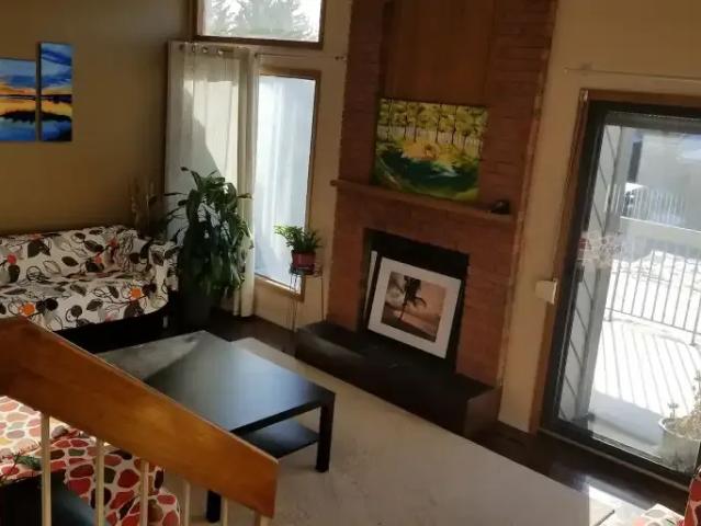 Townhouse for rent in Edgemont, Calgary