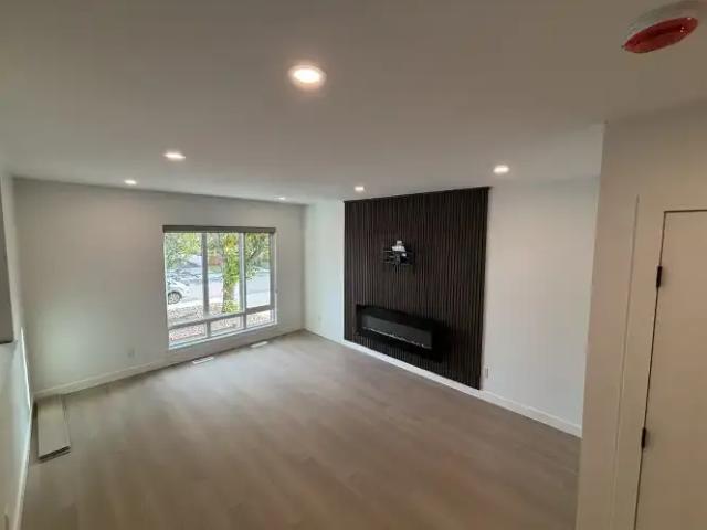 Townhouse for rent in Montgomery, Calgary
