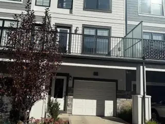 Townhouse for rent in Douglas Glen, Calgary