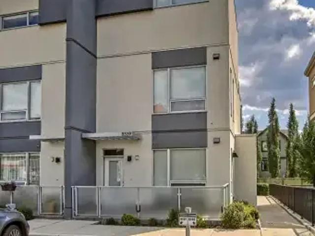 Townhouse for rent in Springside, Calgary