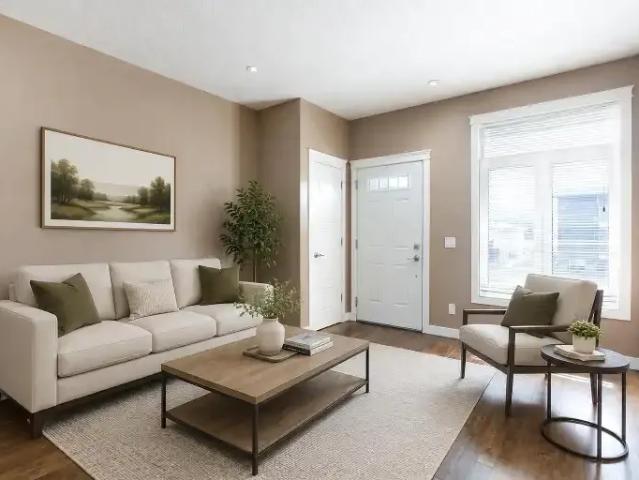Townhouse for rent in Bowness, Calgary