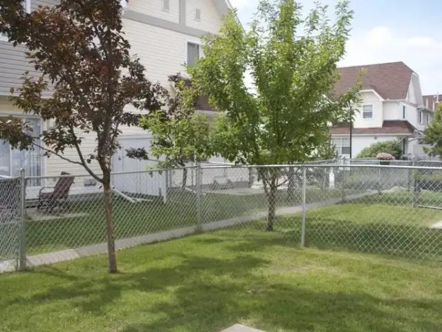 Townhouse for rent in Tuscany, Calgary