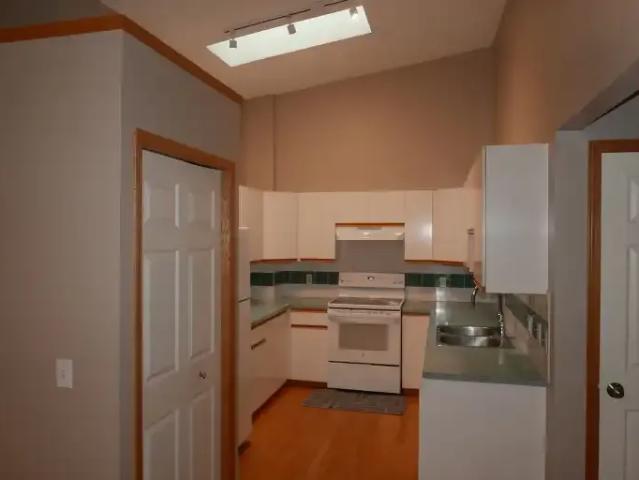 Townhouse for rent in Harvest Hills, Calgary