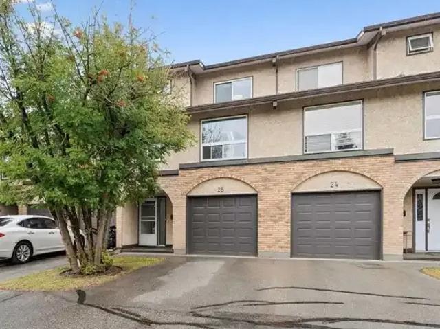Townhouse for rent in Canyon Meadows, Calgary