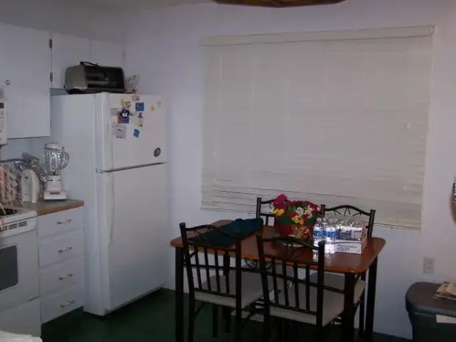 Townhouse for rent in Queensland, Calgary