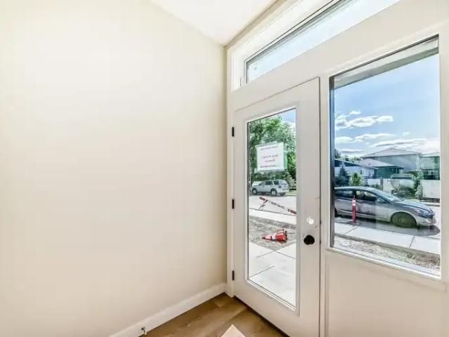 Townhouse for rent in Bowness, Calgary