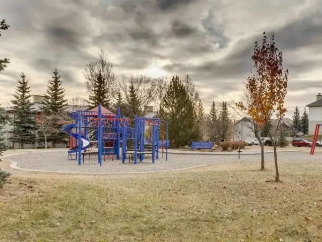 Townhouse for rent in Evergreen, Calgary