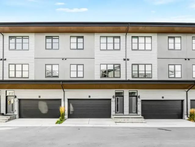 Townhouse for rent in Medicine Hill, Calgary