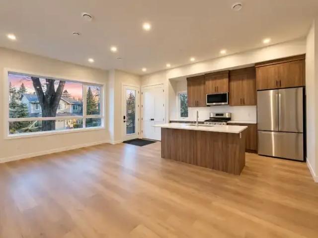 Townhouse for rent in Mount Pleasant, Calgary